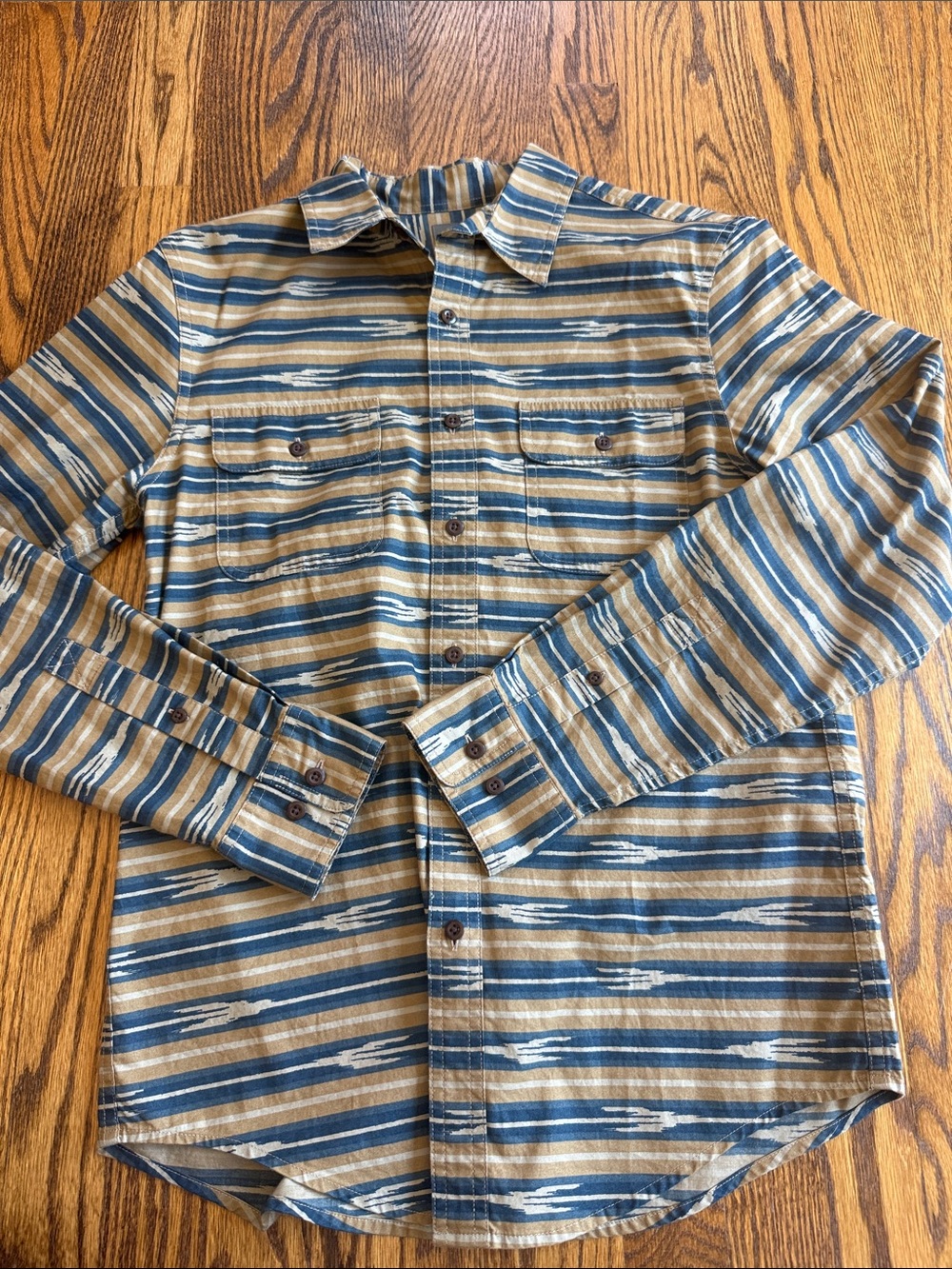 Ll Bean Signature Men's Blue and Tan Striped Casual button down slim fit small